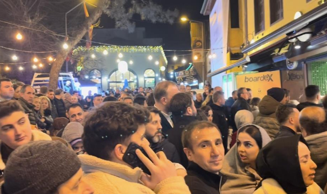 Tarihi Abdal Meydanı'nda binler sahur sofrasında buluştu