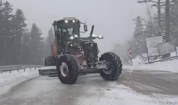 Uludağ’da bayramda kar sürprizi