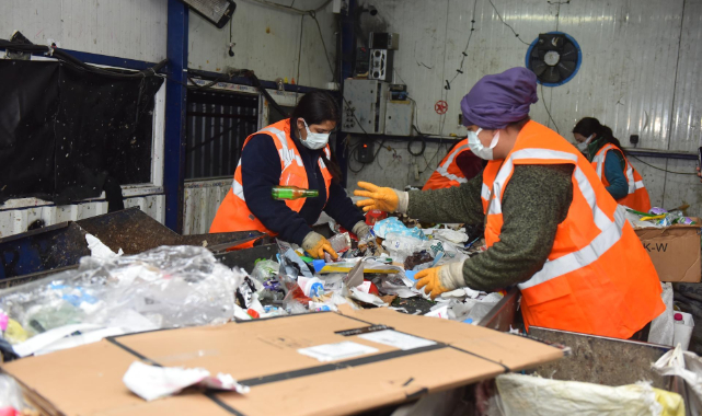 Yıldırım'da geri dönüşümle her ay 5 bin ağaç kurtarılıyor