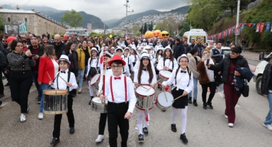 23 Nisan Bursa'da coşkuyla kutlandı