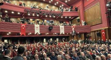 23 Nisan coşkusu salona sığmadı