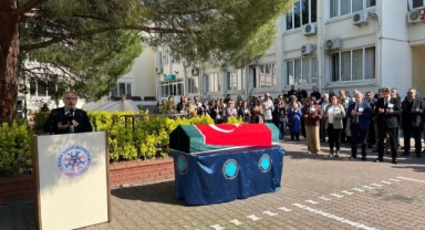 Akademisyen Doğan Yavaş fakültesi önünden dualarla uğurlandı