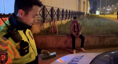 Alkollü sürücü ehliyeti kaptırınca ağladı