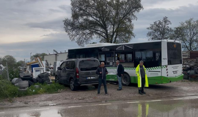 Belediye otobüsü ile nakliye kamyonu çarpıştı: 2 yaralı