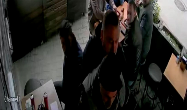 Boğazına yemek kaçan vatandaşı işletme sahibi kurtardı