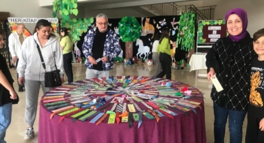 Bu okulda veliler çocuklarıyla sınava girdi