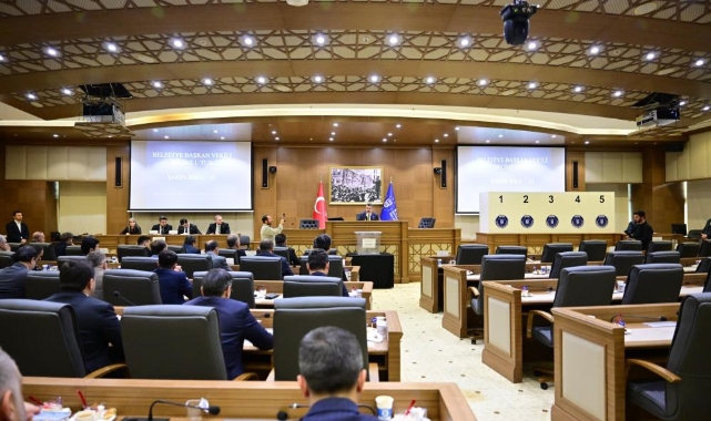 Büyükşehir'in başkanvekili 61 oyla Şahin Biba oldu