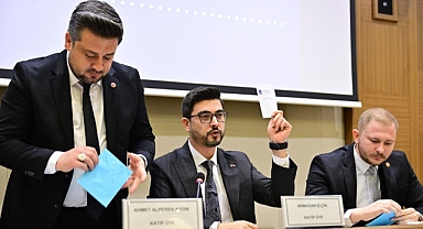 Büyükşehir'in başkanvekili 61 oyla Şahin Biba oldu