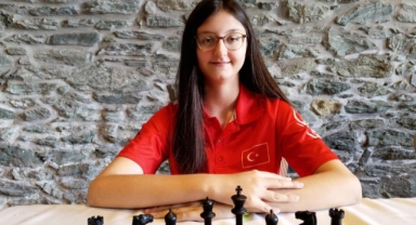 Bursa Büyükşehir Belediyesporlu Arya Aydoğan dünya dördüncüsü