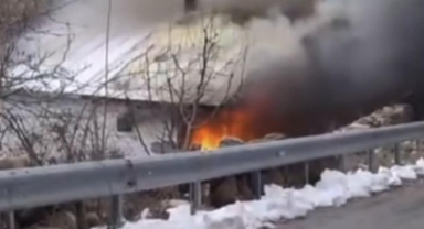  Bursa'da bağ evi alevlere teslim oldu