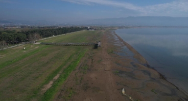 Bursa'da barajlar taşarken İznik Gölü alarm veriyor