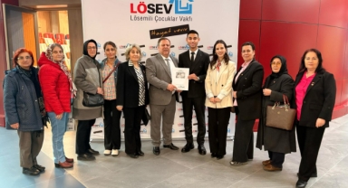 Bursa’da emeklilerden LÖSEV'e 23 Nisan hediyesi