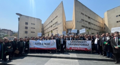Bursa'da genç avukat için adalet yürüyüşü düzenlendi