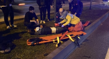 Düşürdüğü telefonu alırken otomobil çarptı