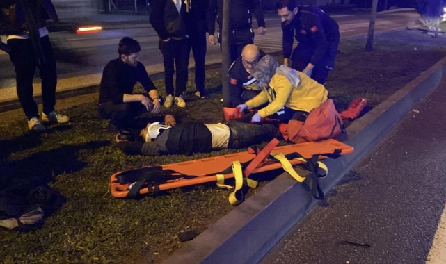 Düşürdüğü telefonu alırken otomobil çarptı