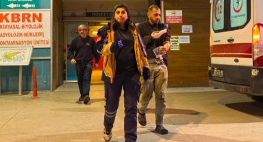 Elini karma makinesine kaptırdı