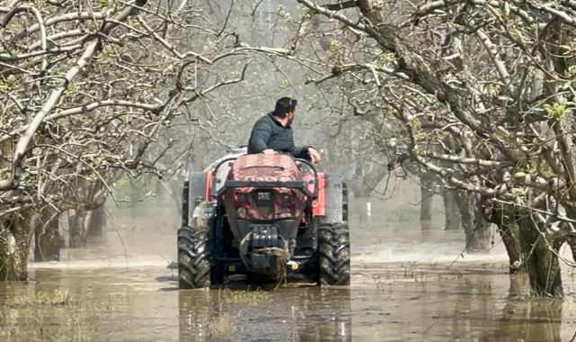 Gürsu'da yüzlerce dönüm meyve bahçesi su altında
