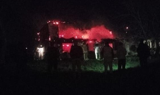 İnegöl'de 2 katlı ev yangında küle döndü