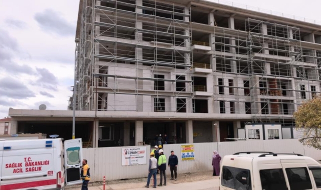 İnegöl'de inşaatın 2. katından düşen işçi yaralandı