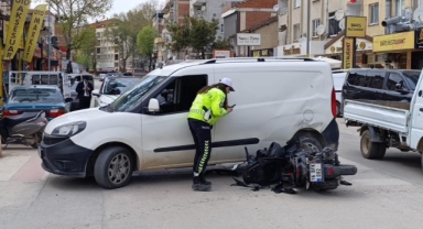 İnegöl'de yola aniden çıkan araç kazaya yol açtı: 1 yaralı