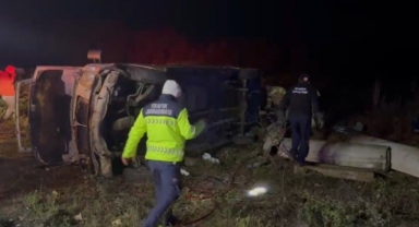 İznik'te yolcu minibüs'ü devrildi: 1 ölü, 12 yaralı