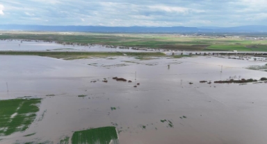 Karacabey'in sular altında kalan arazileri görüntülendi