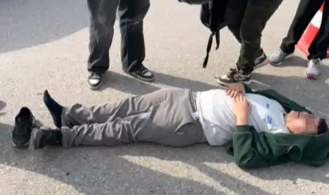 Motosiklet ile bisiklet çarpıştı, 3 kişi yaralandı