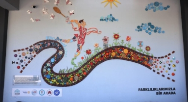 Nilüfer’de renkli dayanışma: Sanat ve sevgi panosu