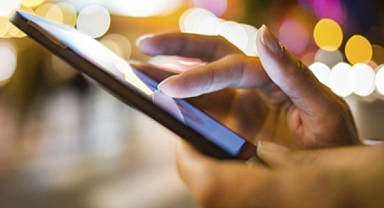 Sosyal medyaya 15 yaş sınırı