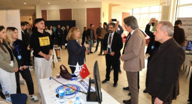 Teknoloji Fuarı’nda sektör temsilcileri öğrencilerle buluştu