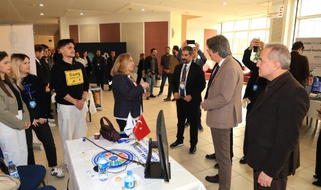 Teknoloji Fuarı’nda sektör temsilcileri öğrencilerle buluştu