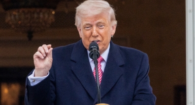 Trump: ''İran’a çok sert darbeler indireceğiz