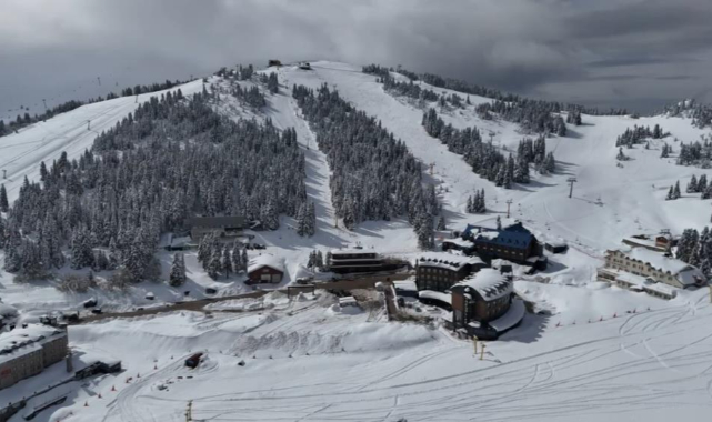 Uludağ'da sezon uzadı nisan ayında 2 metre kar var