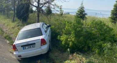 Bursa-Balıkesir kara yolunda tek araçlı kaza: 2 yaralı