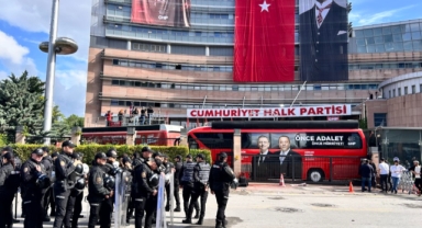 CHP, Genel Merkezi önünde gerginlik!