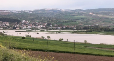 İnegöl'de araziler sular altında kaldı