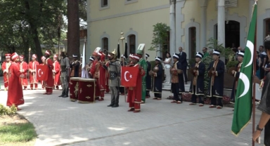 25 ülkeden öğrenciler Mehterle kültür köprüsü kurdular