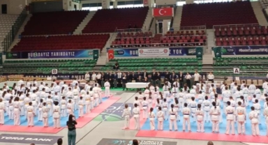 4 ülkeden 180 sporcu Bursa’daki Kyokushin Kupası’nda buluştu