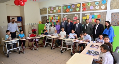 Başkan Yılmaz Miniklerin karne heyecanına ortak oldu