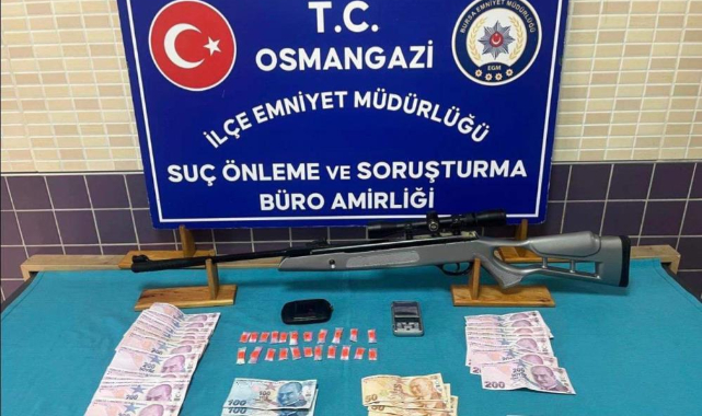 Bursa'da zehir tacirleri ve aranan hükümlüler yakalandı
