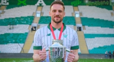 Bursaspor’da Anıl Atağ’ın sözleşmesi uzatıldı