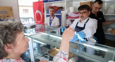 Büyükşehir Muharrem ayının bereketini vatandaşlarla paylaşıyor