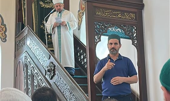 Cuma hutbesine işaret dili desteği