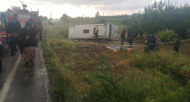 Isparta’da tur minibüsü şarampole yuvarlandı: 5 ölü, 26 yaralı