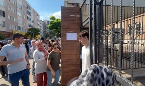 Kimi 10 saniye ile kimi Kimliğini kaybettiği için YKS'ye giremedi