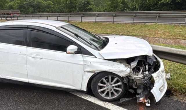 Kontrolden çıkan araç bariyere çarptı: 4 yaralı
