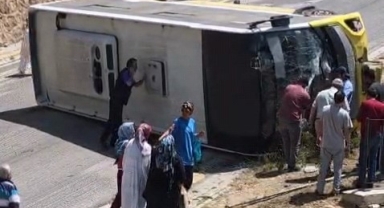 Kontrolden çıkan halk otobüsü devrildi: 1 yaralı