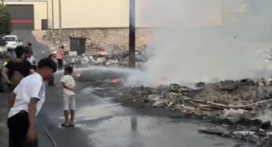 Mahalle arasında çıkan yangın paniğe neden oldu