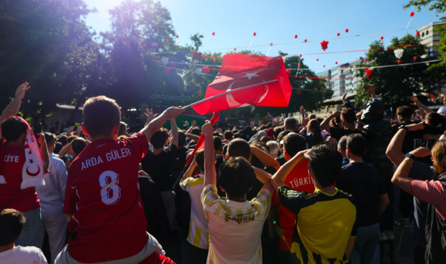 Milli maçta Bursa tek yürek oldu