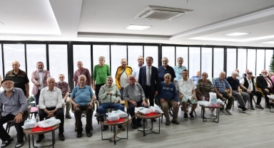 Nilüfer'de yaşlılara Babalar Günü ziyareti